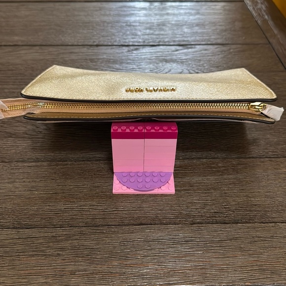 Michael Kors Jet Set Travel Large Saffiano Leather Crossbody Clutch Pale Gold - Picture 9 of 15